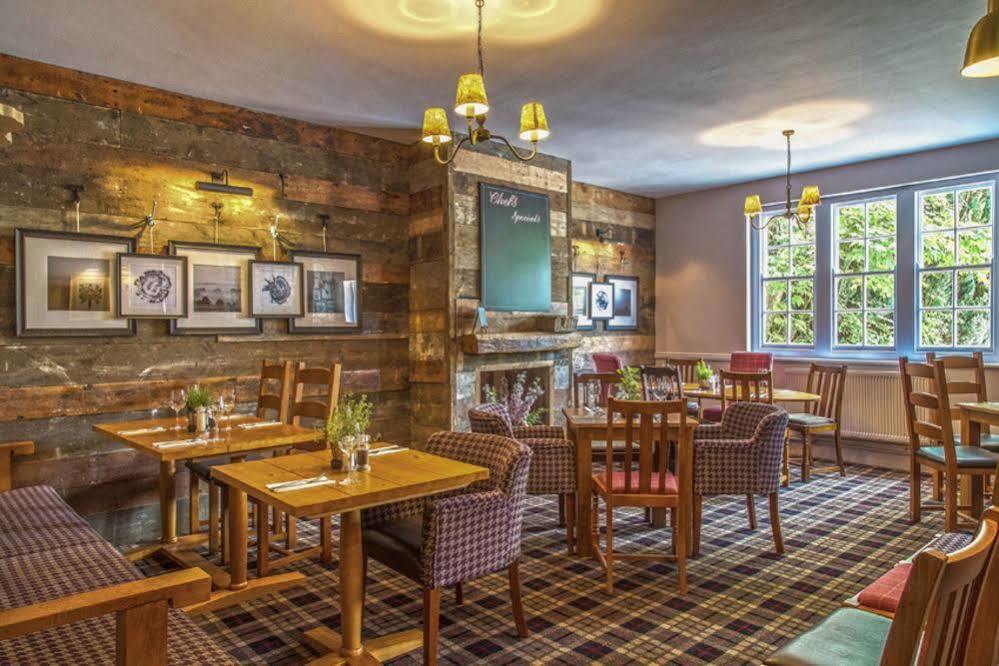 The Poacher Inn Hook (Hampshire) Exterior foto