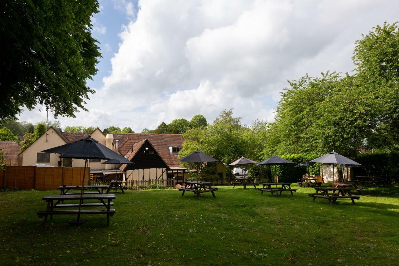 The Poacher Inn Hook (Hampshire) Exterior foto