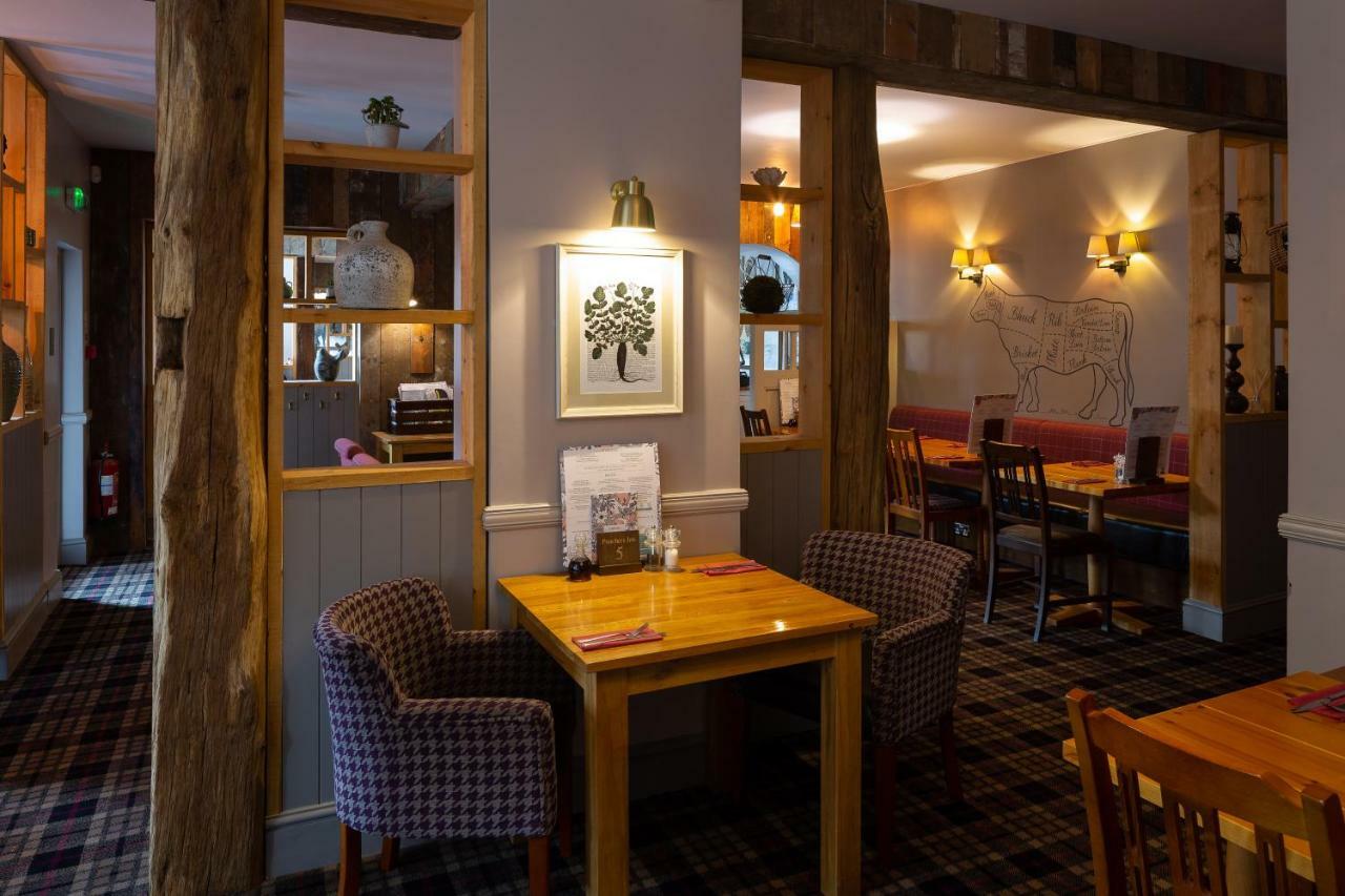 The Poacher Inn Hook (Hampshire) Exterior foto